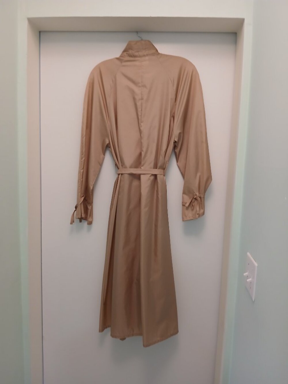 Vintage 60s Saks Fifth Avenue Aqua Sheen Tan/Gold Belted Raincoat Trench Sz M - Picture 10 of 15